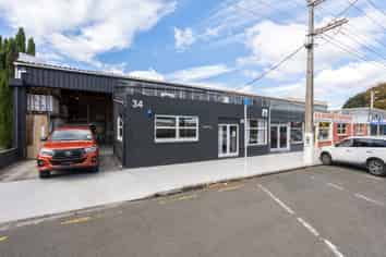 Freehold high stud retail warehouse