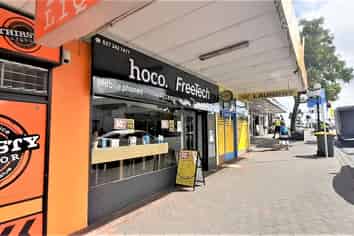 Birkenhead Retail Opportunity - Excellent Road Frontage