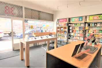 Birkenhead Retail Opportunity - Excellent Road Frontage