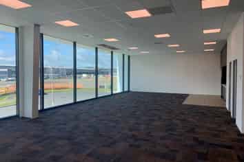 Immaculate first floor office in East Tamaki