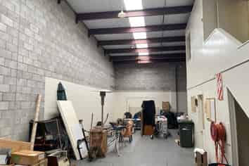 Industrial Warehouse/Office - Airport Oaks