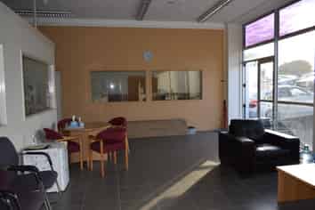 Road Exposure on one of Penrose's busiest streets 