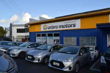 Road Exposure on one of Penrose's busiest streets 