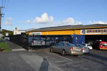 Road Exposure on one of Penrose's busiest streets 