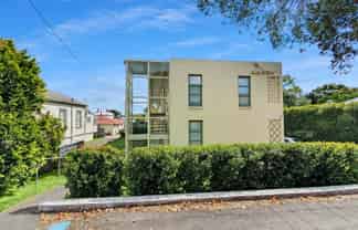 13/93 Vauxhall Road, Devonport