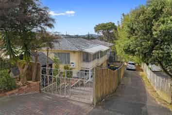 1/111 & 2/ Tirimoana Road, Te Atatu South