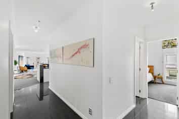 2.3/1 Queens Wharf, Wellington Central