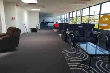 NEW LYNN QUEEN - BULK RETAIL/ OFFICES