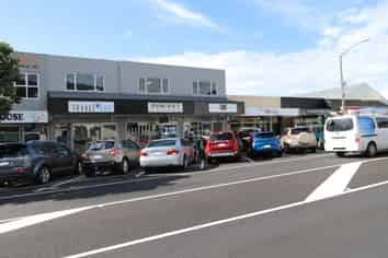 Immaculate small office suite in Central Tawa