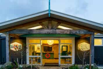 Coastal gem - accommodation & function venue