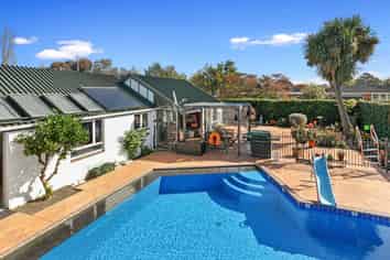 25 Rutherglen Avenue, Ilam