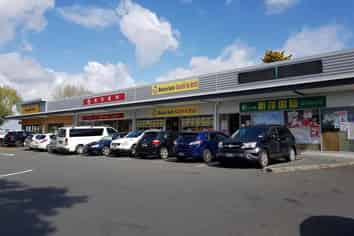 Retail space on Pakuranga Highway