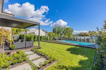 15A Golf Road, Epsom