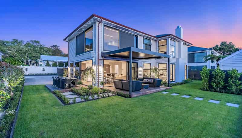 15A Golf Road, Epsom