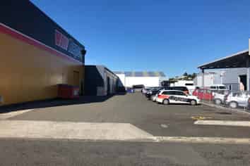 Top Quality Trade Retail Premises on Thackeray