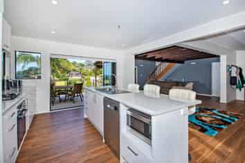 22 Shoebridge Crescent, Ngunguru