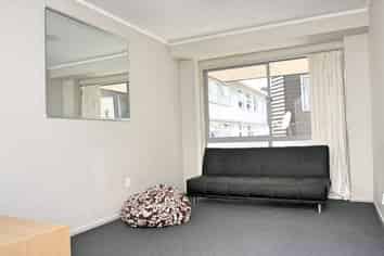 8/27 Drummond Street, Mount Cook