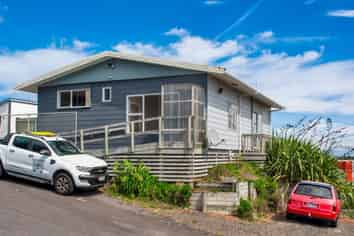 Port Warehousing with Separate office space