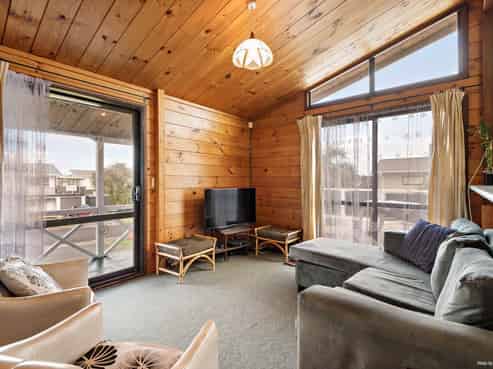 2 Keven Road, Clarks Beach