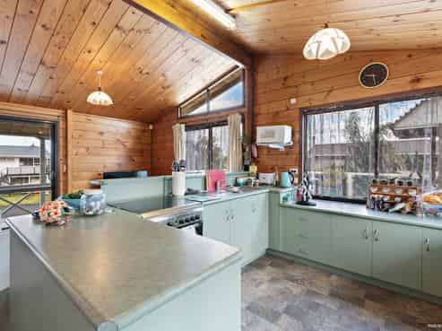 2 Keven Road, Clarks Beach