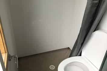 Room  6 Un/46 Queen Street, North Dunedin