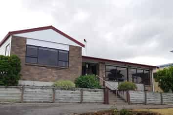 2 Denby Close, Athenree