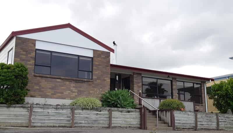 2 Denby Close, Athenree