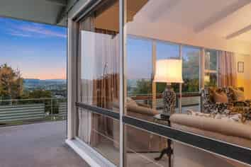 22 Russell Crescent, Western Heights