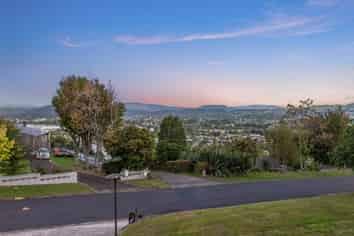 22 Russell Crescent, Western Heights