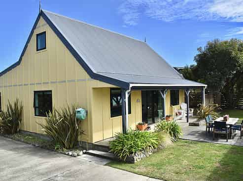 6 James St, Waikawa Beach