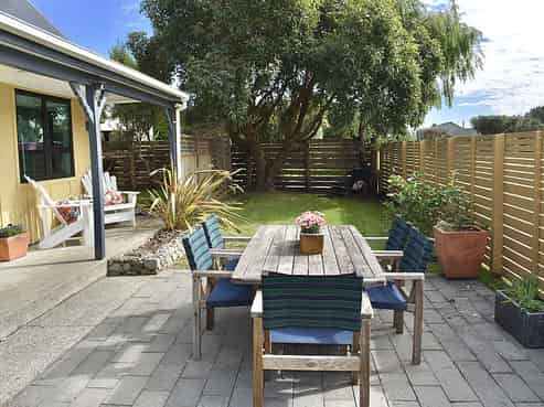 6 James St, Waikawa Beach