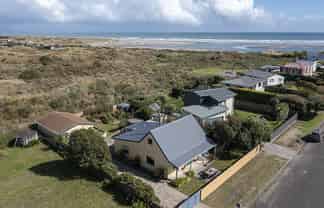 6 James St, Waikawa Beach