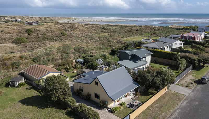 6 James St, Waikawa Beach