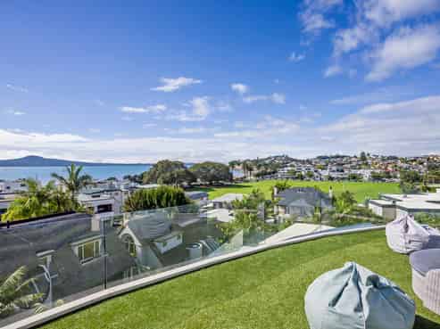 14 Auckland Road, Saint Heliers