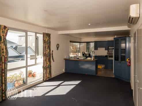 Unique CBD Live / Work Office Tenancy