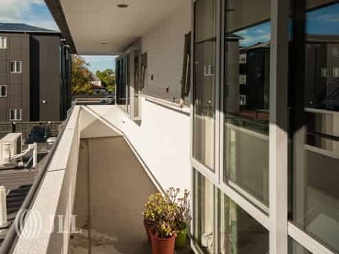 Unique CBD Live / Work Office Tenancy