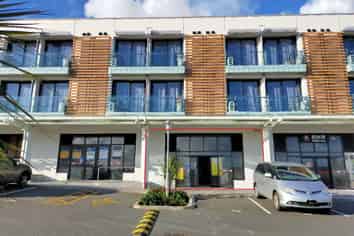 A premium opportunity in the busy Albany commerce