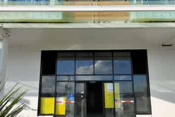 A premium opportunity in the busy Albany commerce