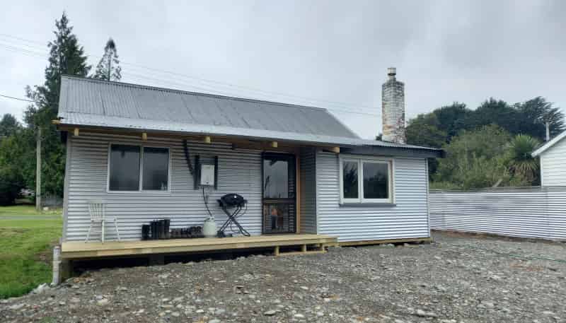 16 Lyne Street, Nightcaps