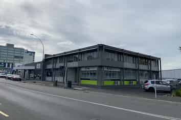 FIRST FLOOR OFFICES - CITY FRINGE CONVENIENCE