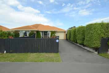 16B Voss Street, Shirley