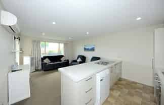 16B Voss Street, Shirley