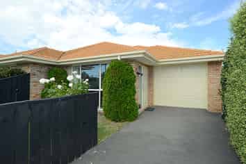 16B Voss Street, Shirley