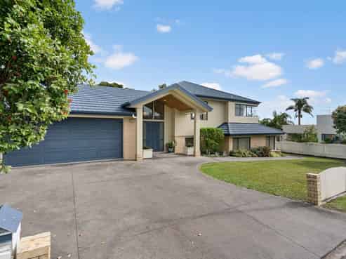 8 The Way, Beachlands