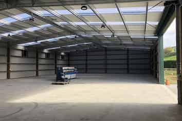 Large Shed - Huge Yard Space 