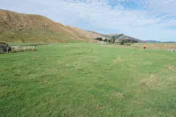 399-407 Kaihinau Road, Tokomaru