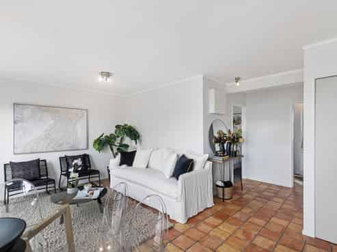 1B Caroline Street, Saint Marys Bay