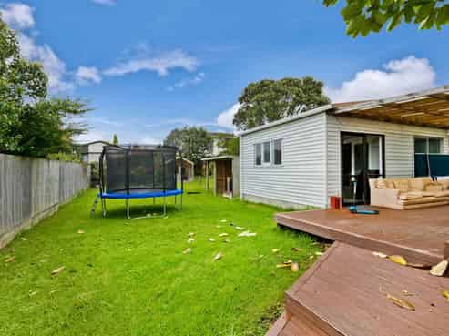 5 Cron Avenue, Te Atatu South