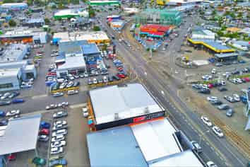 Corner Gem On Thackeray