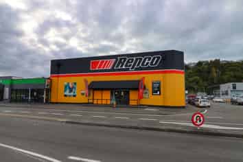 Corner Gem On Thackeray